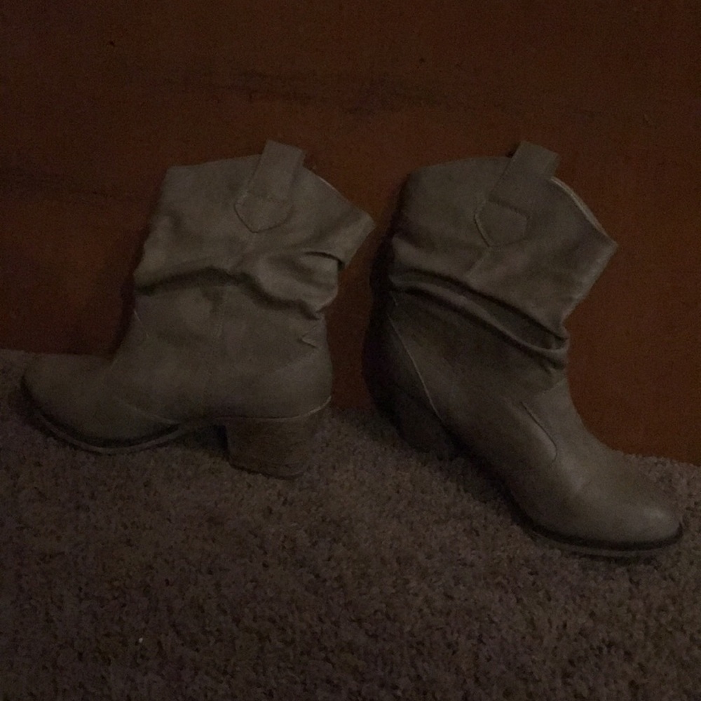 Charles Albert tan booties